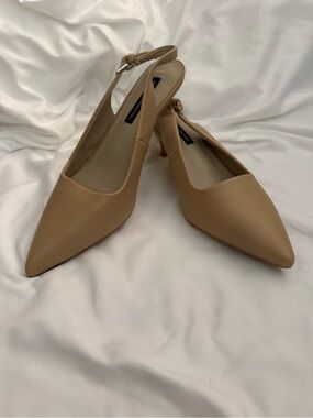 EUC French Connection Quinn Nude Slingback Kitten Heel
